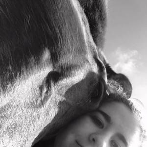 Meet your Posher, Chloe